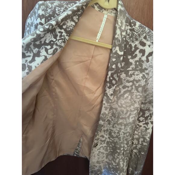 TRUTH AND PRIDE SILK BLAZER; SIZE SMALL - Picture 3 of 6